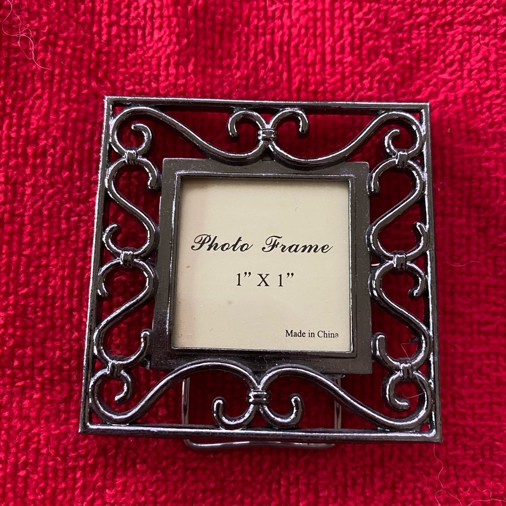 Miniature picture frame